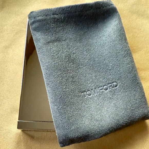 Tom Ford Beauty Extreme Eye Quad in 01 Mercurial - Picture 3 of 7